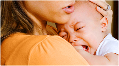 Les bébés coliques pourraient finir par avoir des migraines.